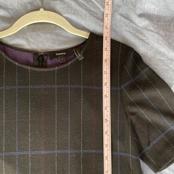 **SOLD** Theory knit top - Picture 5 of 7